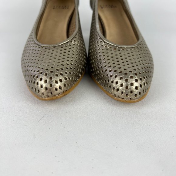 Stuart Weitzman Womens Perforated Leather Pumps Gold Metallic Laser Cut size 7.5 - Picture 5 of 16